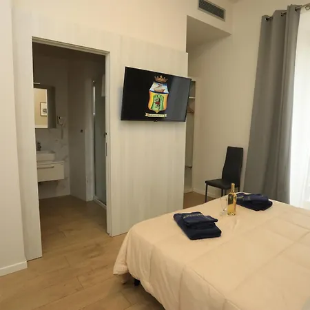 לינה וארוחת בוקר Costa Degli Dei 4*